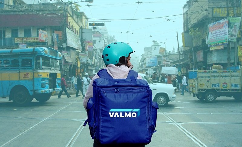 Valmo delivery person
